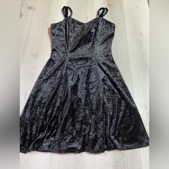 Vintage Crushed Velvet Black Mini Dress with Double Straps, Size M (fits like S) - Picture 3 of 11